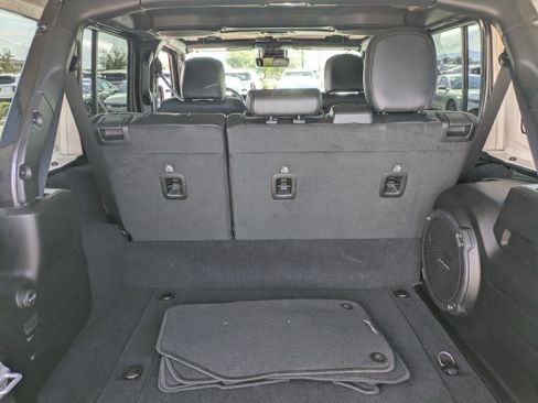 Used 2021 Jeep Wrangler Unlimited Rubicon 4xe w/ Cold Weather Group AWD/4WD image 10