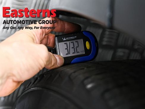 Used 2024 GMC Terrain SLE image 29