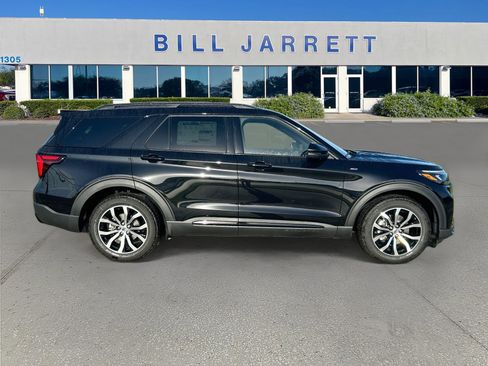 New 2027 Ford Explorer ST-Line w/ Premium Package RWD image 3