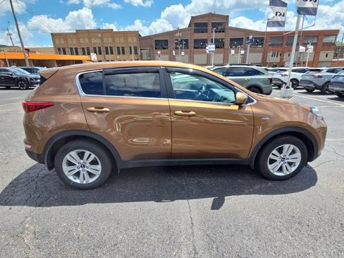 Used 2017 Kia Sportage LX AWD/4WD image 8