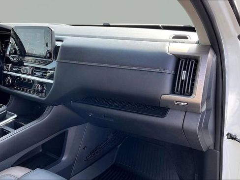 Used 2024 Nissan Pathfinder Platinum w/ Cargo Package image 19