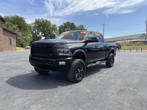 Used 2015 RAM 2500 Laramie w/ Black Appearance Group AWD/4WD image 53