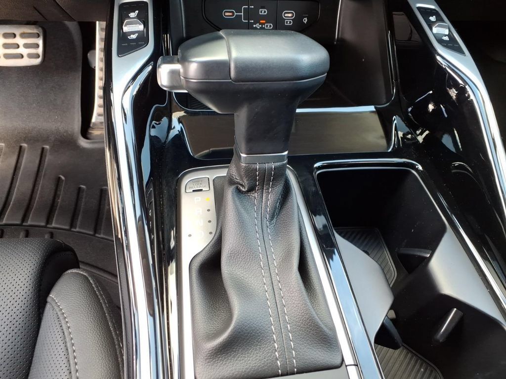 Used 2025 Kia Sorento SX AWD/4WD image 29
