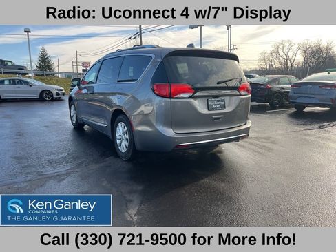 Used 2018 Chrysler Pacifica Touring-L image 13