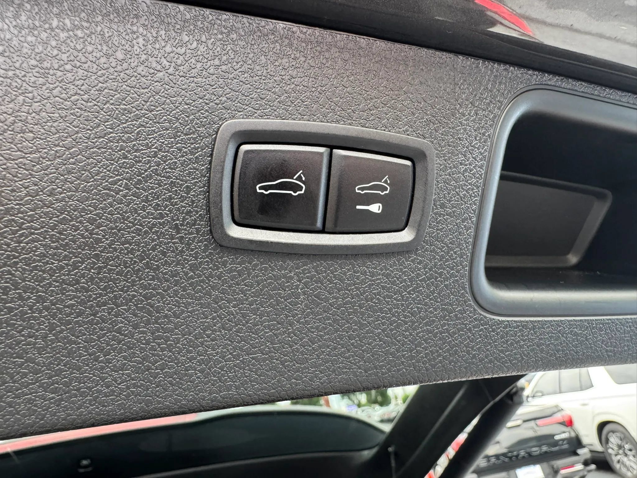 Used 2018 Porsche Macan AWD/4WD image 44