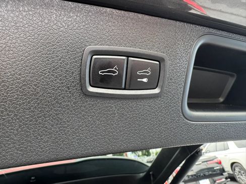 Used 2018 Porsche Macan AWD/4WD image 44