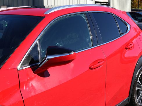 Used 2022 Lexus UX 200 image 5