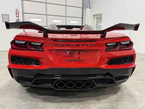 Used 2025 Chevrolet Corvette Z06 w/ Z07 Performance Package image 9