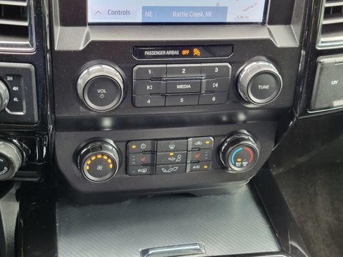 Used 2020 Ford F150 XLT w/ Equipment Group 302A Luxury AWD/4WD image 22
