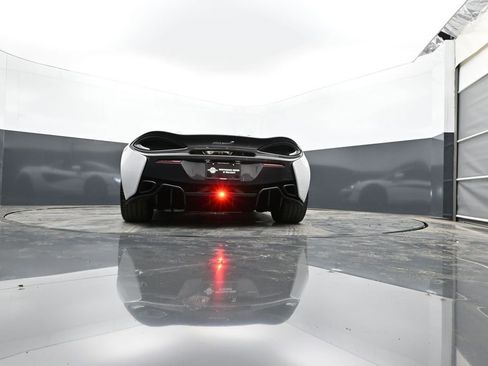 Used 2019 McLaren 570S Spider image 50