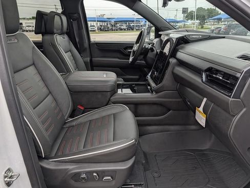 New 2026 GMC Yukon AT4 Ultimate w/ LPO, Floor Liner Package AWD/4WD image 44