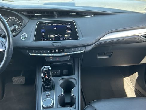Used 2022 Cadillac XT4 Premium Luxury w/ Safety Alert Package AWD/4WD image 20