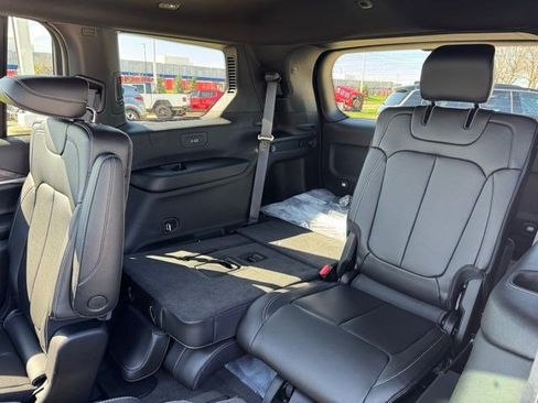 New 2026 Jeep Grand Cherokee L Limited AWD/4WD image 31