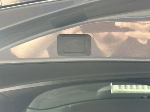 Used 2018 Toyota RAV4 XLE image 29