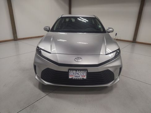 Used 2026 Toyota Camry LE w/ Convenience Package AWD/4WD image 3