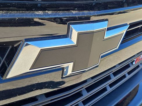 Used 2021 Chevrolet Silverado 1500 LT Trail Boss w/ LPO, Dark Essentials Package image 4