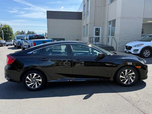 Used 2017 Honda Civic EX image 2