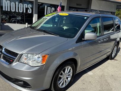 Used 2016 Dodge Grand Caravan SXT w/ UConnect Hands-Free Group