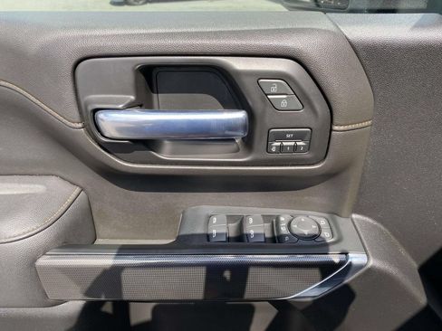 Used 2023 GMC Sierra 2500 AT4 w/ AT4 Preferred Package AWD/4WD image 17