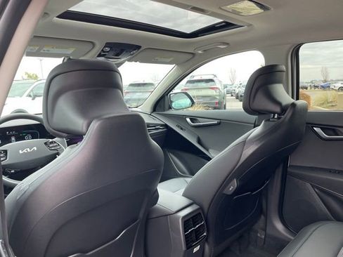 New 2025 Kia Niro EX Touring image 26