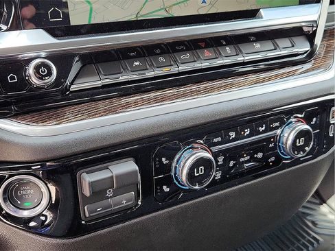 New 2026 GMC Sierra 1500 SLE w/ Preferred Package image 15