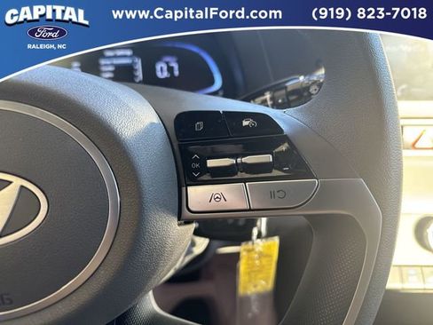 Used 2024 Hyundai Elantra SE image 22