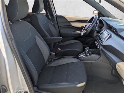 Used 2020 Nissan Kicks S FWD image 17