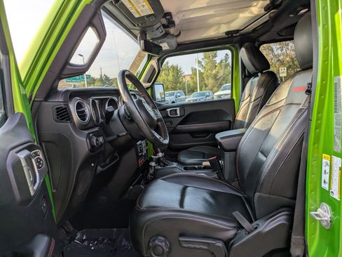 Used 2018 Jeep Wrangler Unlimited Rubicon AWD/4WD image 15