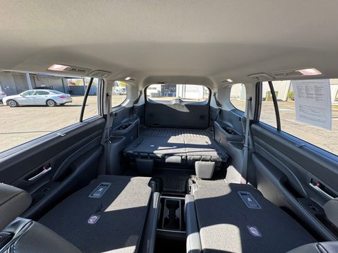 Used 2024 Toyota Grand Highlander Limited image 21