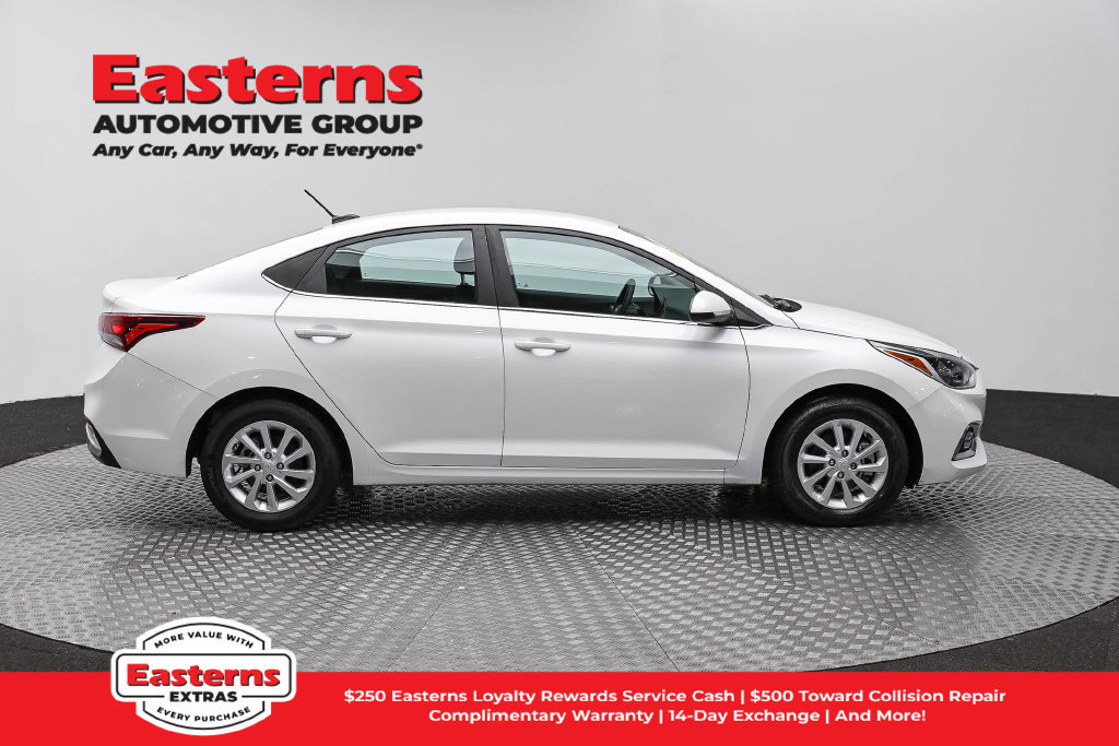 Used 2022 Hyundai Accent SEL FWD image 5