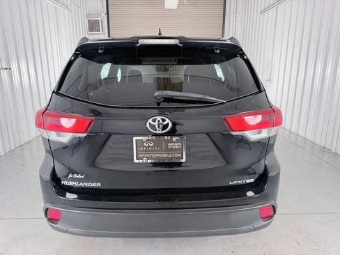 Used 2019 Toyota Highlander XLE FWD image 6