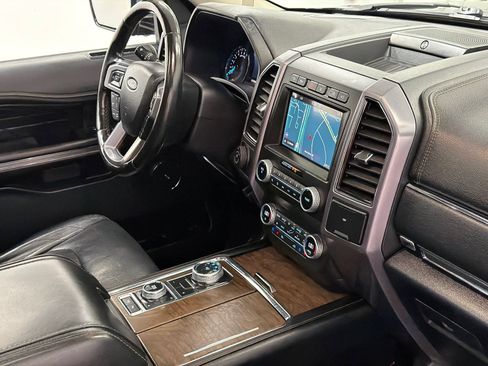 Used 2019 Ford Expedition Platinum AWD/4WD image 12