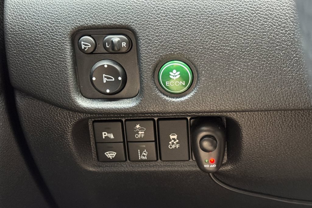 Used 2025 Honda Passport TrailSport image 34