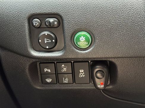 Used 2025 Honda Passport TrailSport image 34