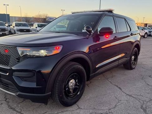 New 2025 Ford Explorer 4WD Police Interceptor image 4