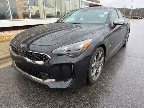 Used 2018 Kia Stinger GT2 image 10