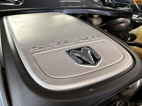 Used 2005 Dodge Magnum R/T image 53