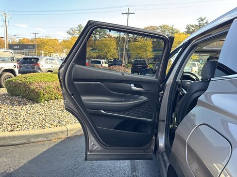 Used 2019 Hyundai Santa Fe Limited image 29