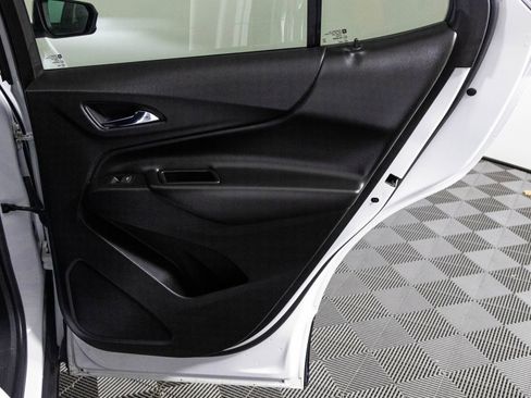 Certified 2022 Chevrolet Equinox LT image 40