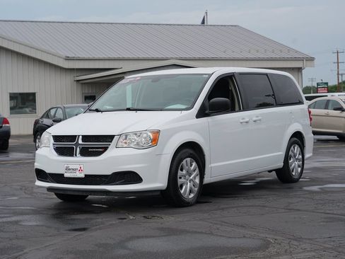 Used 2018 Dodge Grand Caravan SE w/ UConnect Hands-Free Group FWD image 7