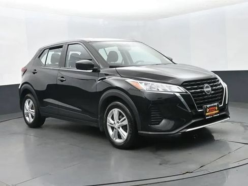 Used 2024 Nissan Kicks S w/ Interior Electronics Package FWD image 2