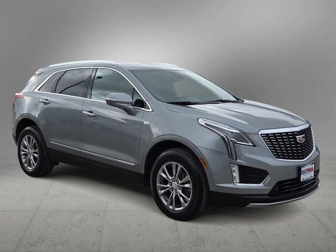 Used 2023 Cadillac XT5 Premium Luxury FWD image 2