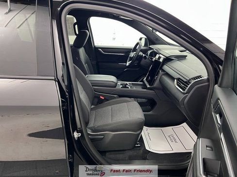 Used 2025 GMC Acadia Elevation FWD image 45