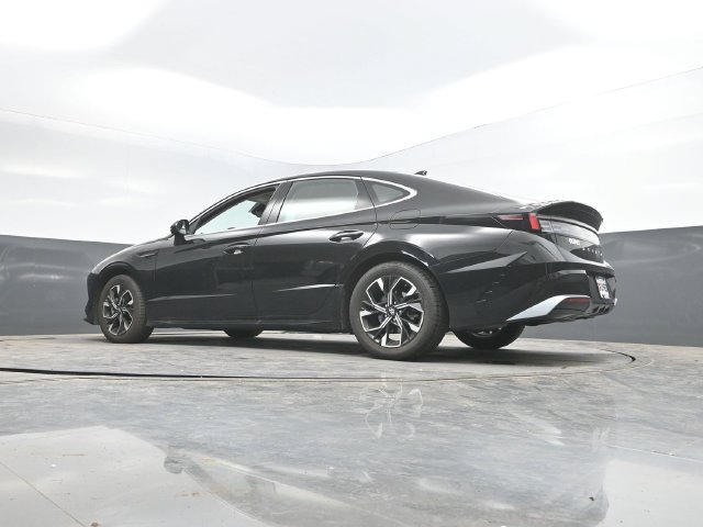 Used 2025 Hyundai Sonata SEL FWD image 46