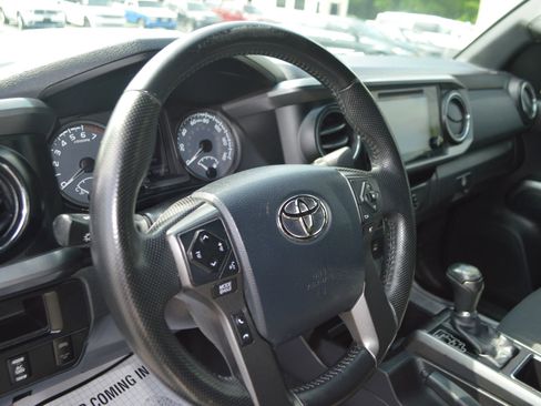Used 2016 Toyota Tacoma TRD Sport w/ Towing Package RWD image 16