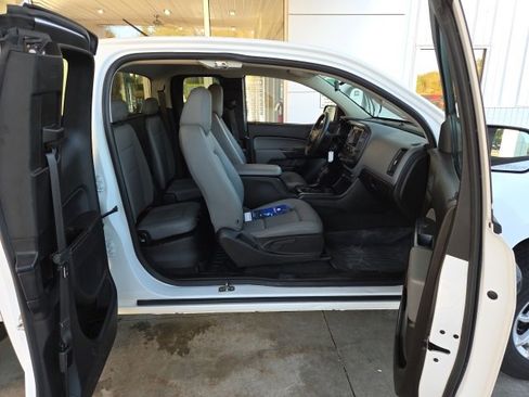 Used 2019 Chevrolet Colorado W/T image 44