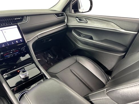 Used 2023 Jeep Grand Cherokee L Limited image 24