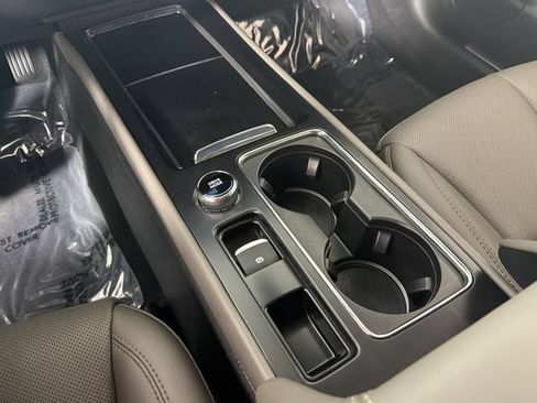 Used 2026 Lincoln Corsair Premiere FWD image 7