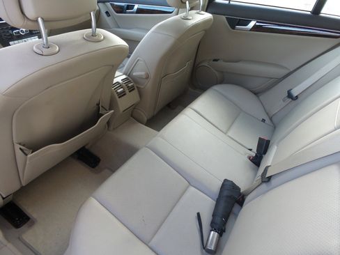 Used 2013 Mercedes-Benz C 250 Sport image 45