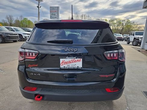 Used 2024 Jeep Compass Trailhawk image 11